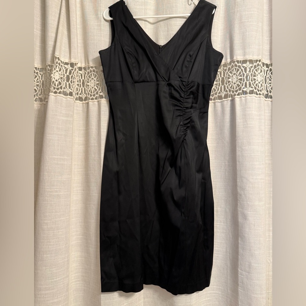 Donna Ricco Black V-Neck Midi Sheath Dress